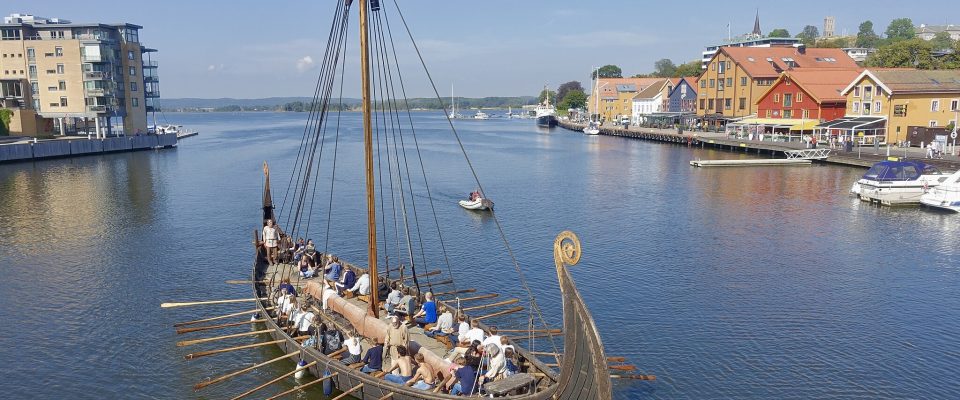 2012 built replica (kopi i full skala) of the Oseberg Ship (in Norwegian: Osebergskipet), a Viking ship from ca. AD 830 discovered in a burial mound near Tønsberg.