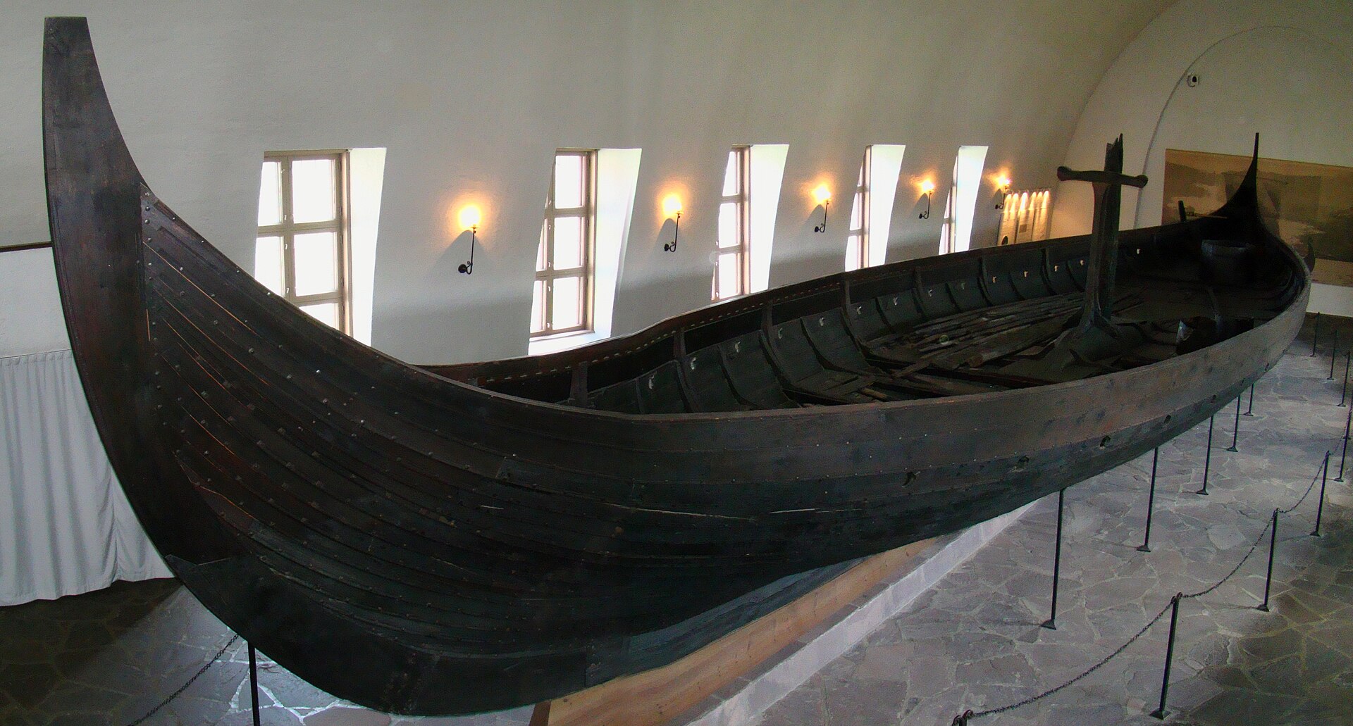 Side view of the Gokstad Viking ship in the Viking Ship Museum, Oslo, a 24-meter warship of the kind Harald Hardrada's fleet brought to the Battle of Stamford Bridge